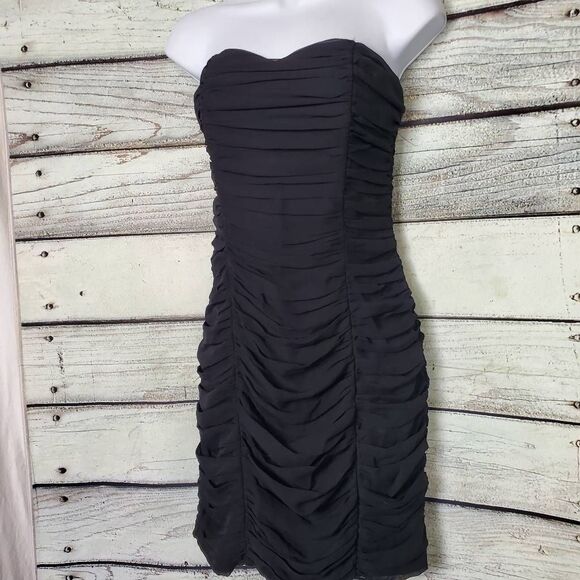 Charlotte Russe Women’s Black Strapless Ruched Mini Dress Size 4 NWT - Picture 2 of 6